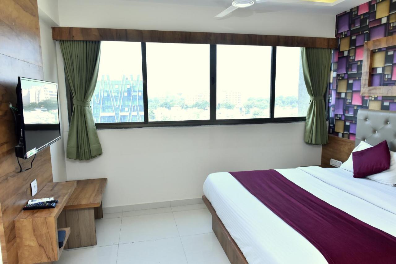 Hotel Royal King By Sky Stays Ahmedabad Exterior foto